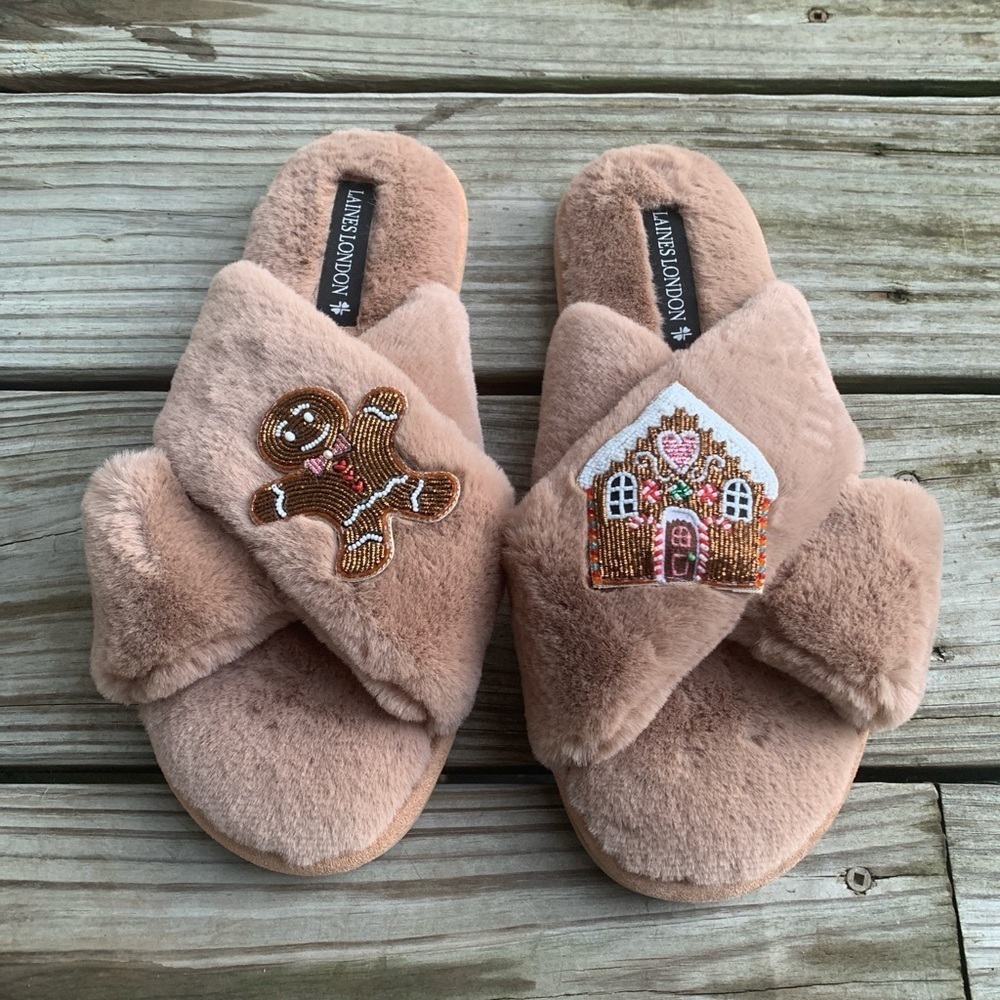 Laines London Tan faux fur Slippers beaded gingerbread man gingerbread house Lrg